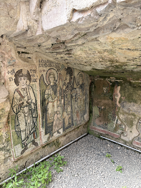 Cosa vedere a Durazzo in un giorno: itinerario con mappa tra centro e mare Cappella con mosaici, Anfiteatro Romano - Durazzo