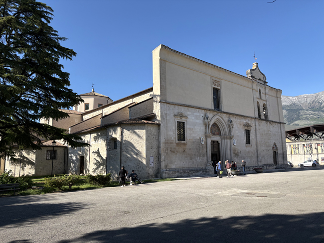 Cosa vedere a Sulmona in mezza giornata, itinerario e mappa Cattedrale di San Panfilo, Sulmona