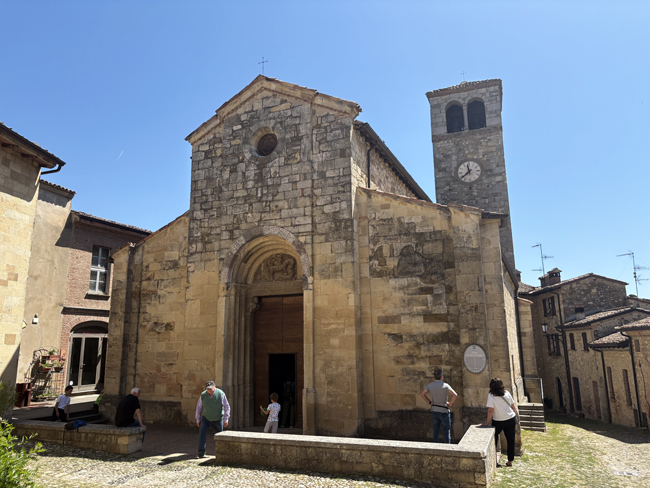 Cosa vedere a Vigoleno in un giorno Chiesa di San Giorgio, Vigoleno