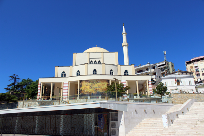 Cosa vedere a Durazzo in un giorno: itinerario con mappa tra centro e mare Grande Moschea, Durazzo