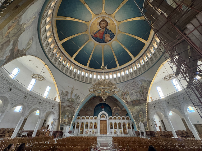 Cosa vedere a Tirana in un giorno a piedi: itinerario e mappa Interno, Cattedrale Ortodossa della Resurrezione di Cristo, Tirana