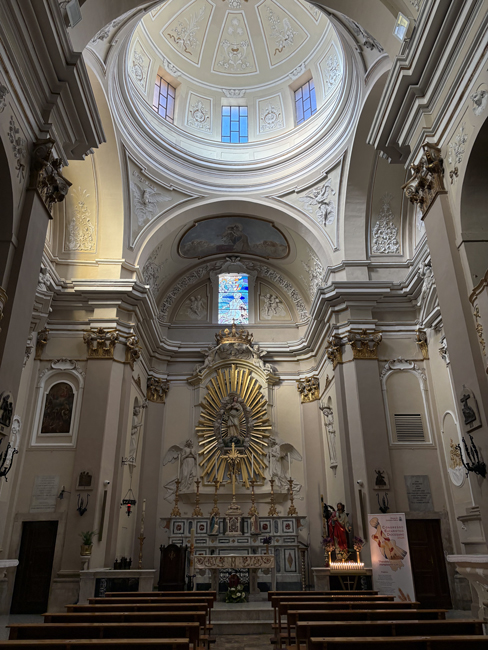 Cosa vedere a Sulmona in mezza giornata, itinerario e mappa Interno, Chiesa di San Filippo Neri - Sulmona