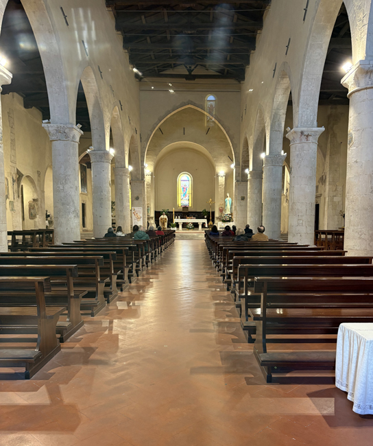Cosa vedere a Sulmona in mezza giornata, itinerario e mappa Interno, Chiesa di Santa Maria della Tomba - Sulmona