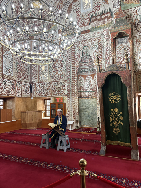 Cosa vedere a Tirana in un giorno a piedi: itinerario e mappa Interno, Moschea Et'hem Bey - Tirana