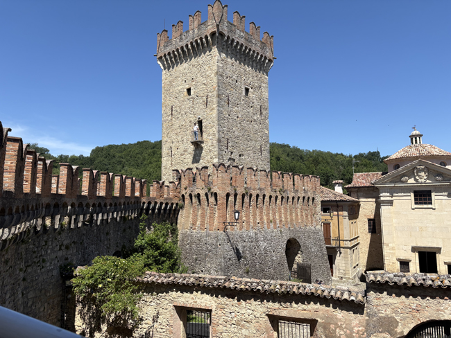 Cosa vedere a Vigoleno in un giorno Mastio, Castello di Vigoleno