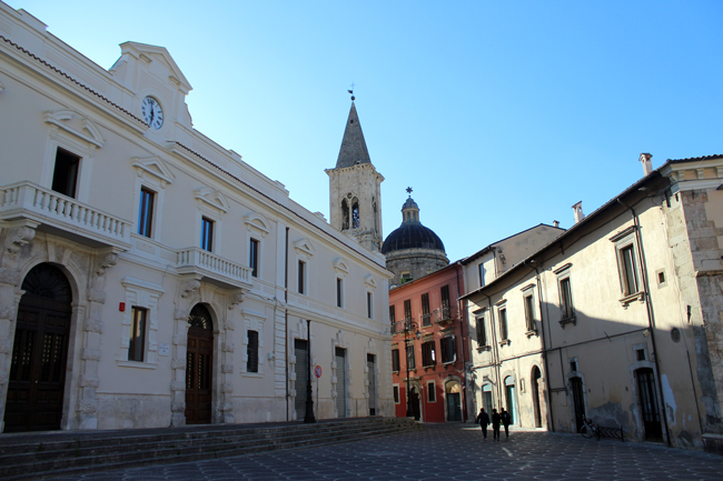 Cosa vedere a Sulmona in mezza giornata, itinerario e mappa Piazza XX Settembre, Sulmona