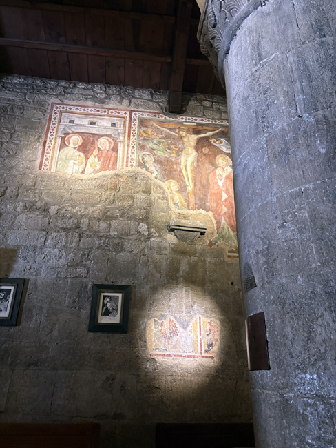 Cosa vedere a Vigoleno in un giorno Resti di affreschi, Chiesa di San Giorgio - Vigoleno