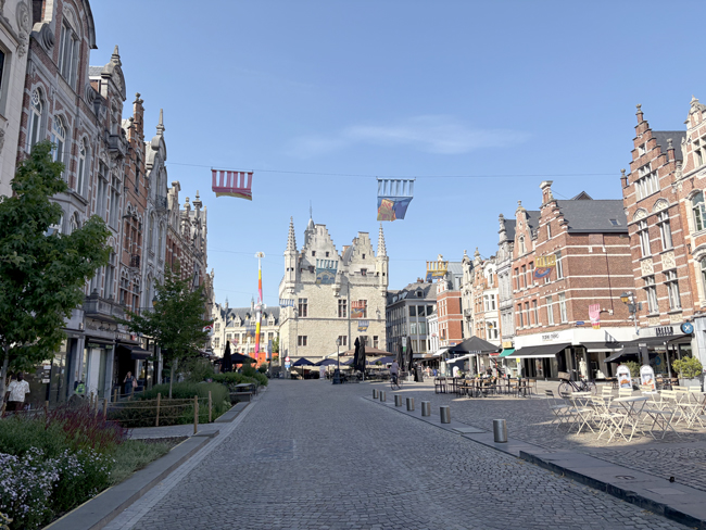 Cosa vedere a Mechelen in un giorno, il gioiello delle Fiandre Viale-IJzerenleen mechelen
