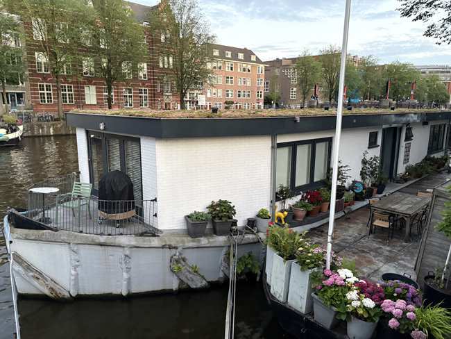 Cosa vedere ad Amsterdam in 3 giorni: itinerario e mappa Case galleggianti, Amsterdam