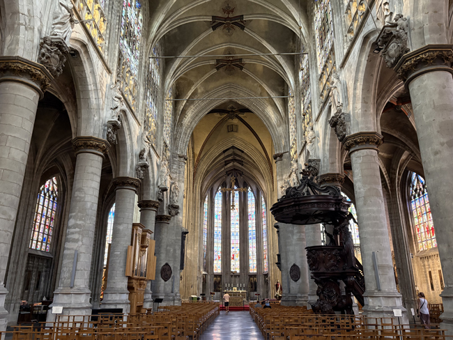 Cosa vedere a Bruxelles in un giorno a piedi Interno, Chiesa di Nostra Signora delle Vittorie al Sablon, Bruxelles