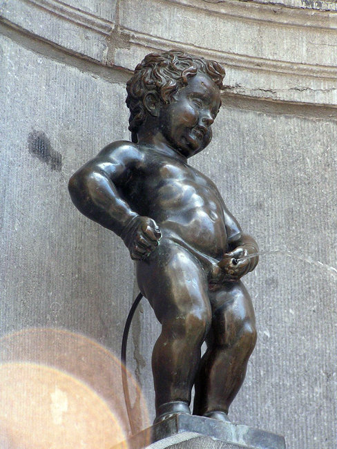 Cosa vedere a Bruxelles in un giorno a piedi Manneken Pis, Bruxelles