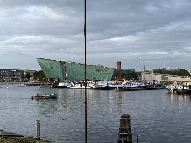 Cosa vedere ad Amsterdam in 3 giorni: itinerario e mappa Museo della Scienza NEMO, Amsterdam