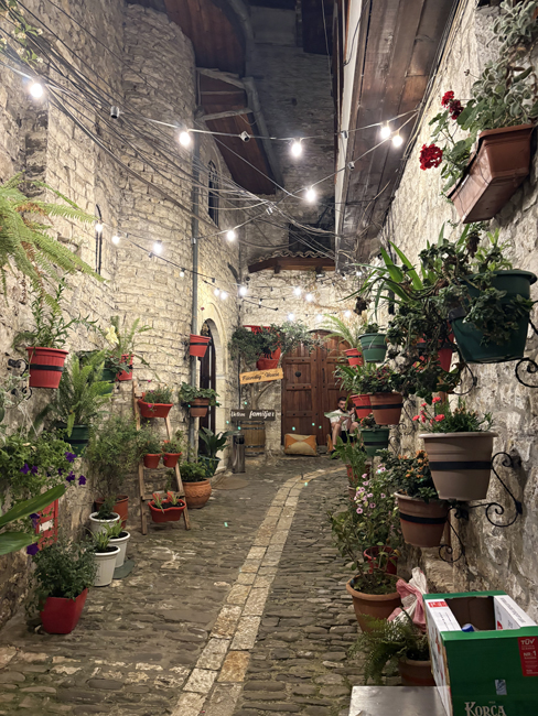 Cosa vedere a Berat Albania, la città dalle mille finestre Quartiere Gorica, Berat
