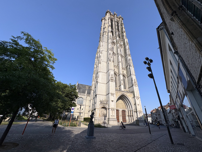 Cosa vedere a Mechelen in un giorno, il gioiello delle Fiandre Torre di San Rombaldo, Mechelen