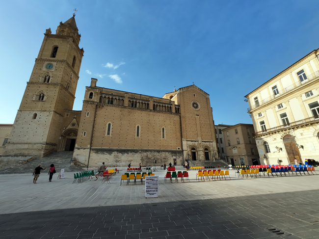 Cosa vedere a Chieti in un giorno: itinerario e mappa Cattedrale di San Giustino, Chieti