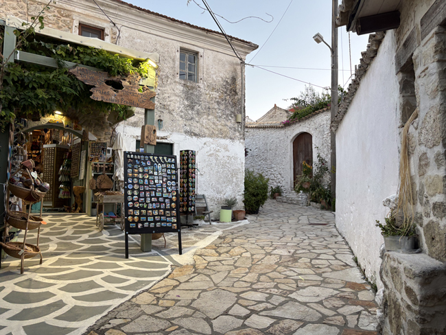 Cosa vedere a Corfù in 2 giorni: tour on the road dell'isola Afionas, Isola di Corfù